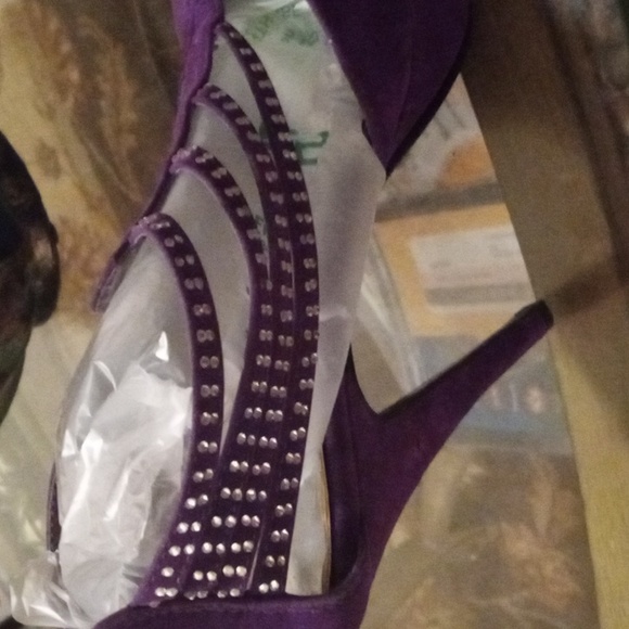 Fabulous Rhinestone 6 inch Suede Purple Stilettos - Picture 12 of 13